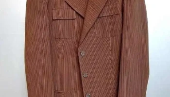 Saco y pantalón de dama de paño lana, color violeta, talle 38