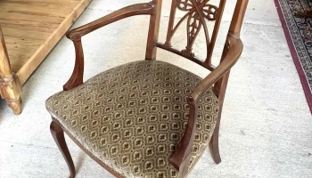 Silla  Con Reposabrazos Tapizada