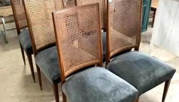 Sillas Escandinavas Con Esterilla ( Algunas Con Averia En Esterilla)