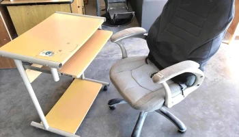sillon de escritorio y mesa d Pc