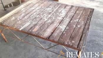 tarima de hierro y madera