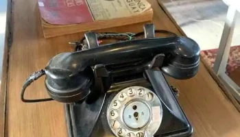 Telefono De Sobremesa Baquelita Con Guia Telefonica