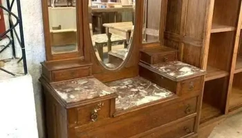 Toilette En Roble Con Espejo Triptico Biselados Con Marmol 1,10 X 0,48 X 1,80 Alto