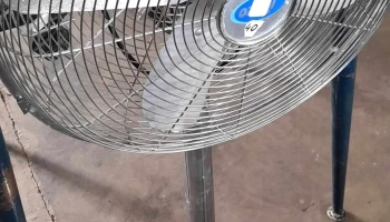 ventilador  color negro
