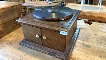 Victrola Gramofono De Cajon Acustico Victor