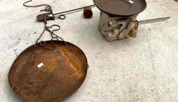 1 Balanza De Cocina Y 1 Balanza Romana Cobreada