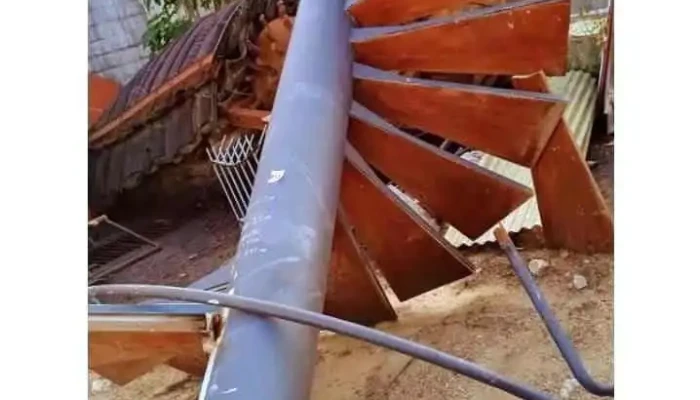 1 Escalera De Hierro -  1 - 13-03-2021