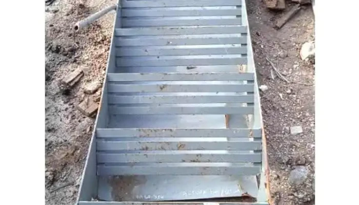 1 Escalera De Hierro -  1 - 13-03-2021