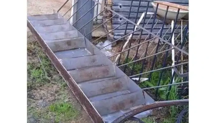 1 Escalera De Hierro -  1 - 13-03-2021