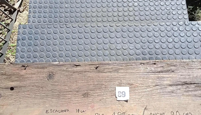 1 Escalera De Hierro -  1 - 13-03-2021