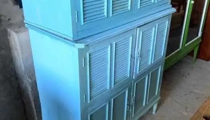 1 Mueble Bajo 4 P(1m X 0,45 X 1,06) Y 1 Aereo De 2p(1m X 0,44x0,47)