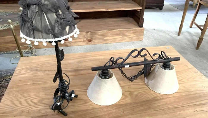 1 Portatil De Sobremesa Y 1 Colgante De 2 Luces