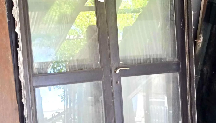 1 puerta ventana de aluminio