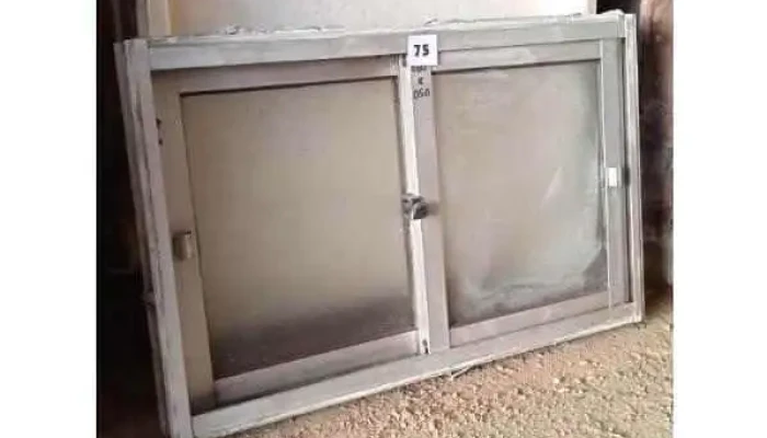 1 Ventana de aluminio