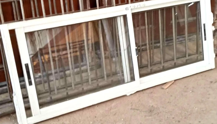 1 ventana de aluminio