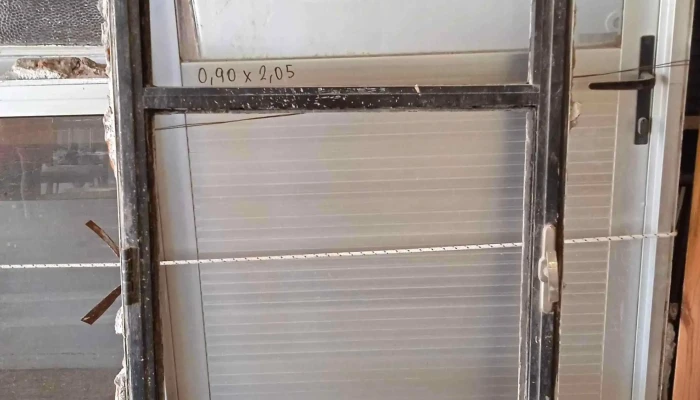 1 ventana de aluminio