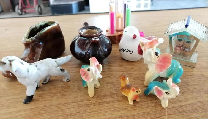 10 adornos pequeños, casita y varios