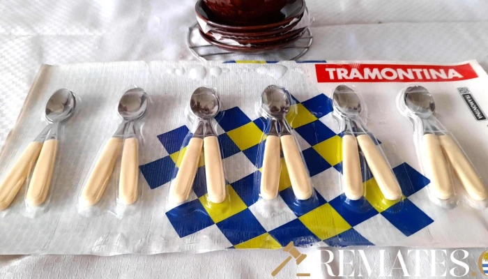 12 Cucharitas Y Tetera Con 4 Tazas Con P 3 - 17-06-2021