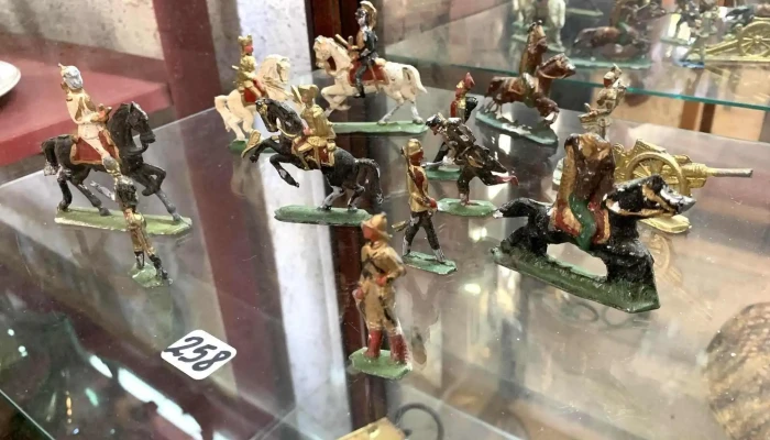 13 Piezas Miniaturas Soldaditos De Plomo