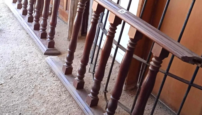 2 barandas de madera