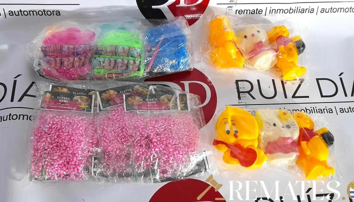 2 bolsas con 12 gomitas y 2 set de 3 animales amarillos