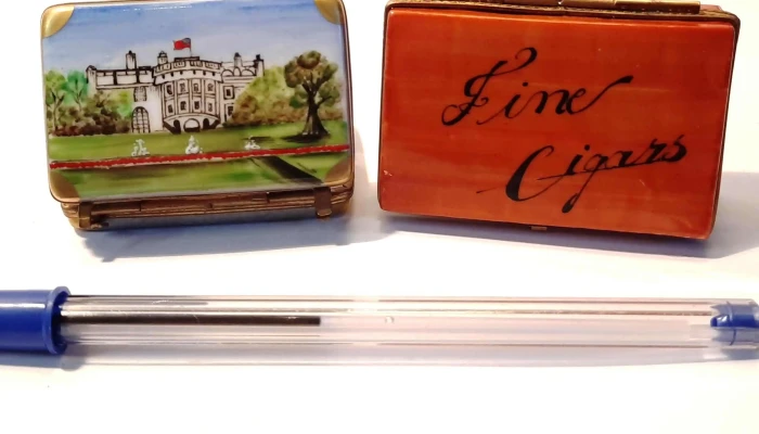 2 cajitas Limoges, 1 tipo cigarrera, otra maletín imagen Casa Blanca