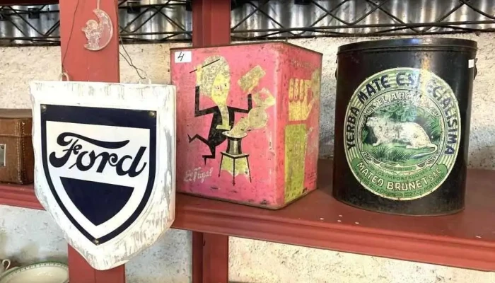 2 Latas Y Cartel Ford -  1 - 06-12-2020