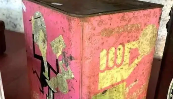 2 Latas Y Cartel Ford -  3 - 06-12-2020