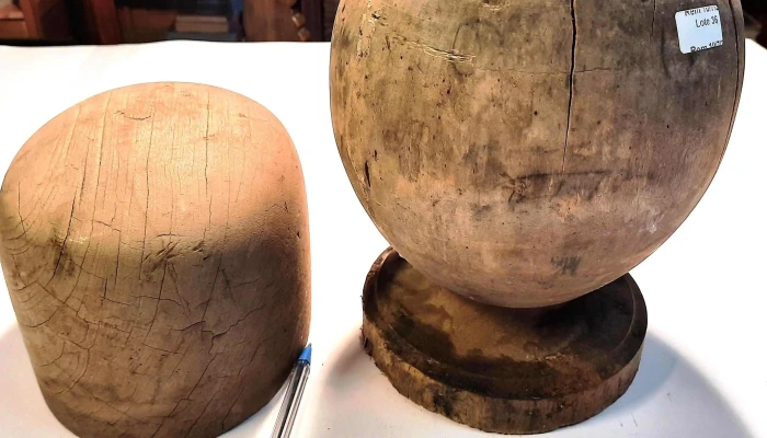 2 moldes de madera para sombreros