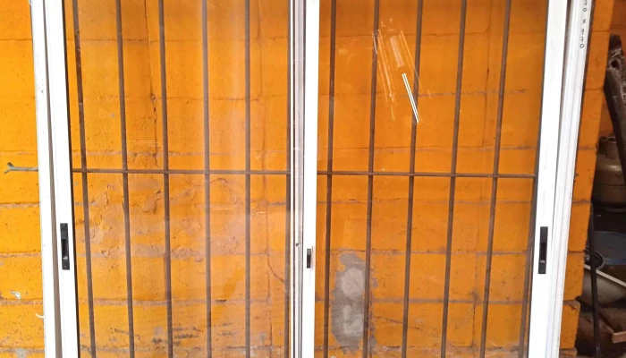 2 Ventanales de aluminio