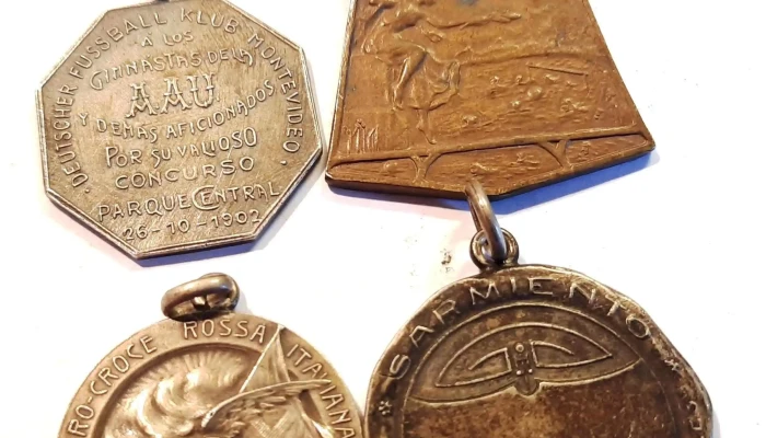 3 Medallas Uruguayas Algunas De Plata Y 1 - 05-06-2021