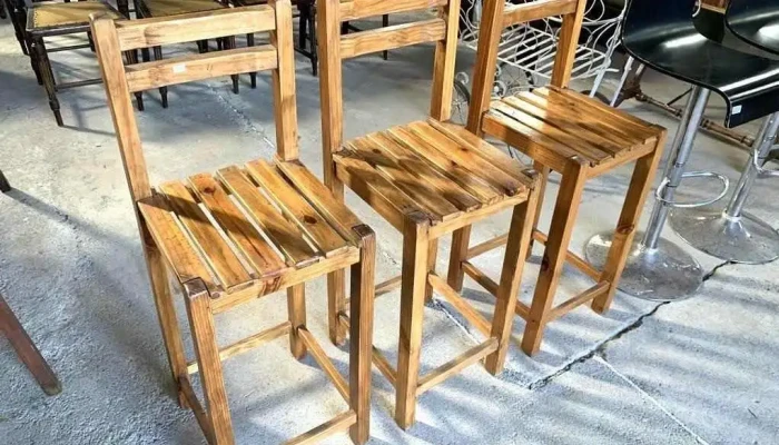 3 Sillas Altas En Madera Y Dos Regulable 2 - 06-12-2020