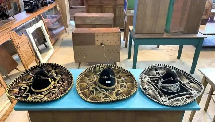 3 Sombreros Mexicanos O60 Diam 1 - 06-12-2020