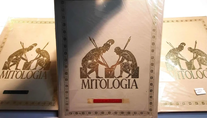 3 Tomos De Libros De Mitologia -  3 - 05-06-2021