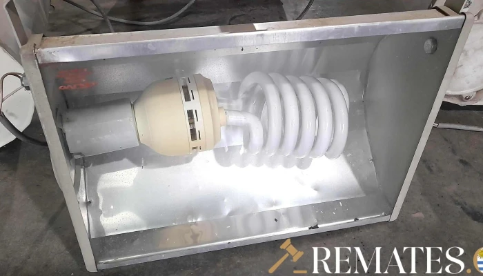 4 Artefactos De Luz Con Soporte -  3 - 17-06-2021