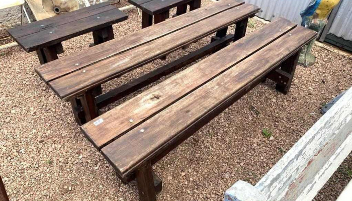 4 Bancos ( 2 De 1,62 X 0,30 X 0,50) Y ( 2 De 0,70 X 0,30 X 0,48)