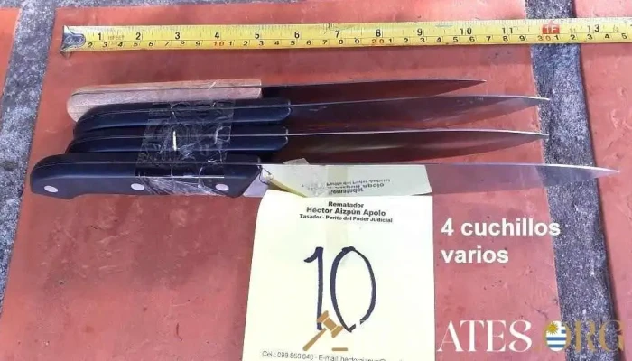 4 cuchillos varios
