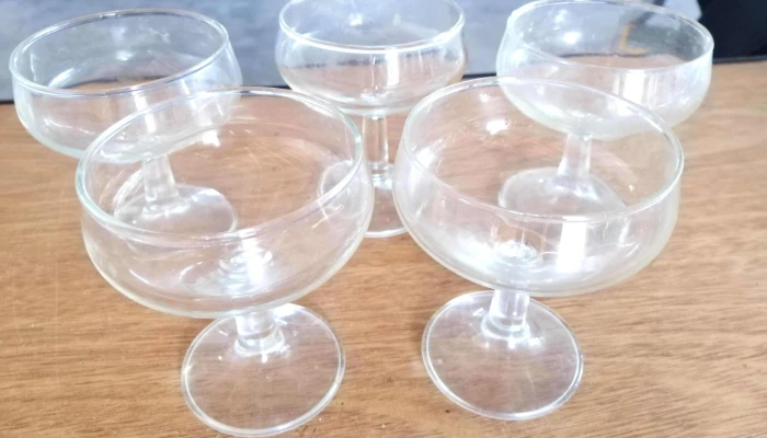 5 copas bajas de vidrio transparentes