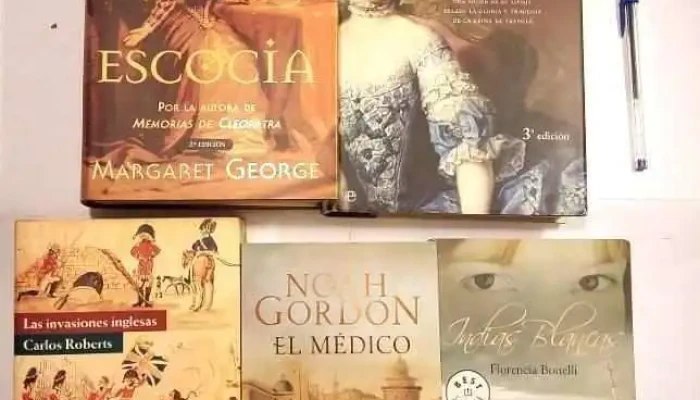 5 libros Maria Reina de Escocia, Ma Antonieta, Invasiones Inglesas, El Medico,etc