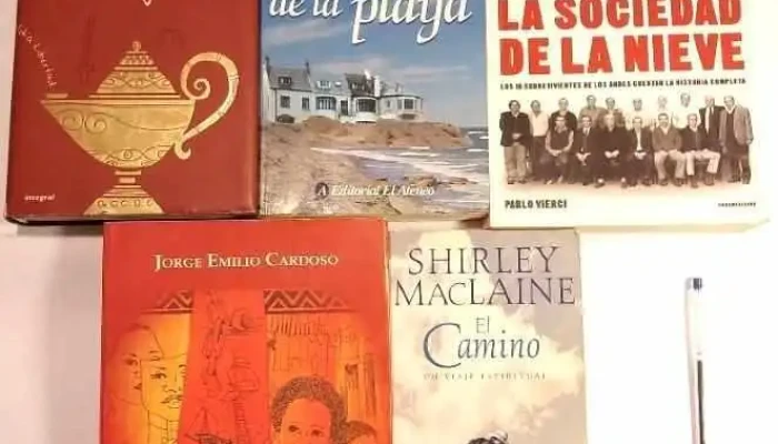 5 libros: Sociedad de la Nieve, El Camino, El secreto esta en el genio, etc