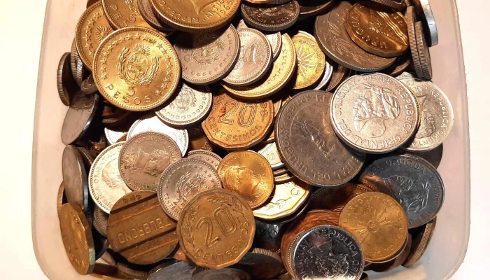 5kg De Monedas Uruguayas A Clasificar -  3 - 05-06-2021