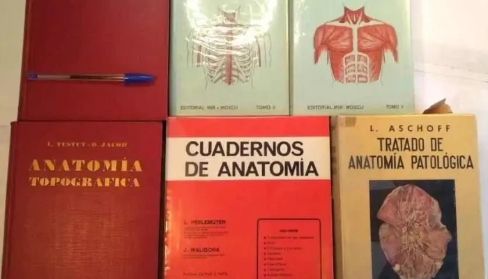 6 libros de Anatomia diferentes
