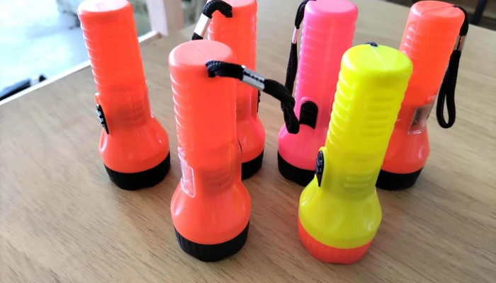 6 linternas de plastico