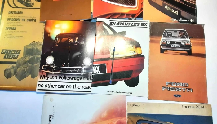 8 Folletos De Ventas De Autos Y Cuadro P 2 - 05-06-2021