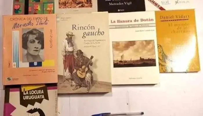 9 libros Rincon Gaucho, Mercedes Pinto, Locura Uruguaya, Mundo de los Charruas, Serrano, etc