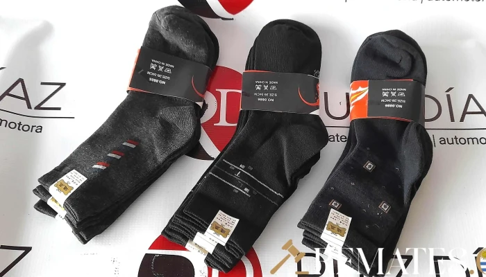 9 pares de medias negras de adulto