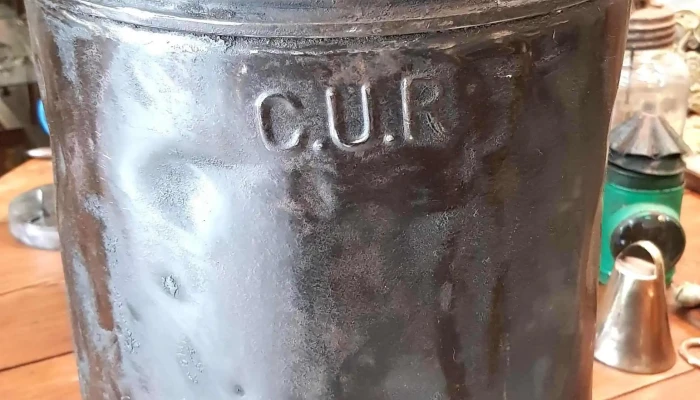 Aceitera antigua ferroviaria Cur circa 1900