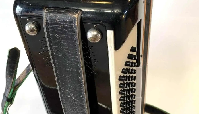 Acordeon A Piano Capri 80 Bajos Con Estu 3 - 06-12-2020