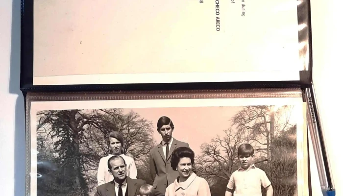 Album visita oficial de la esposa del Pte Pacheco Areco en 1968 a Reino Unido 14 fotos