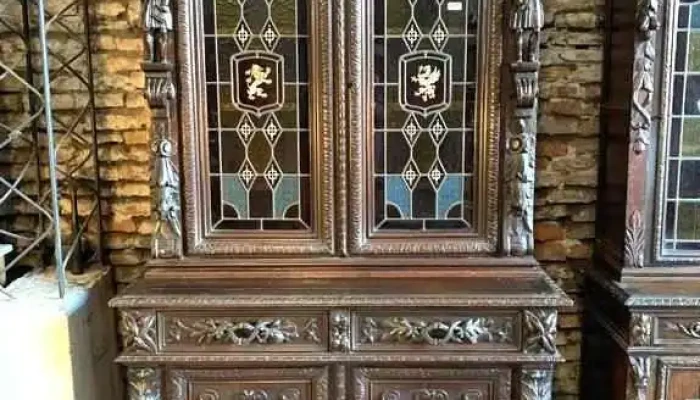 Aparador de 4 Puertas y 2 cajones En Roble, Renacimiento Frances Con Vitraux Y Blasones 1,25 X 0,58 X 2,27 Alto